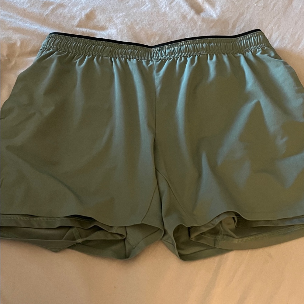 Lines Chubbies Shorts